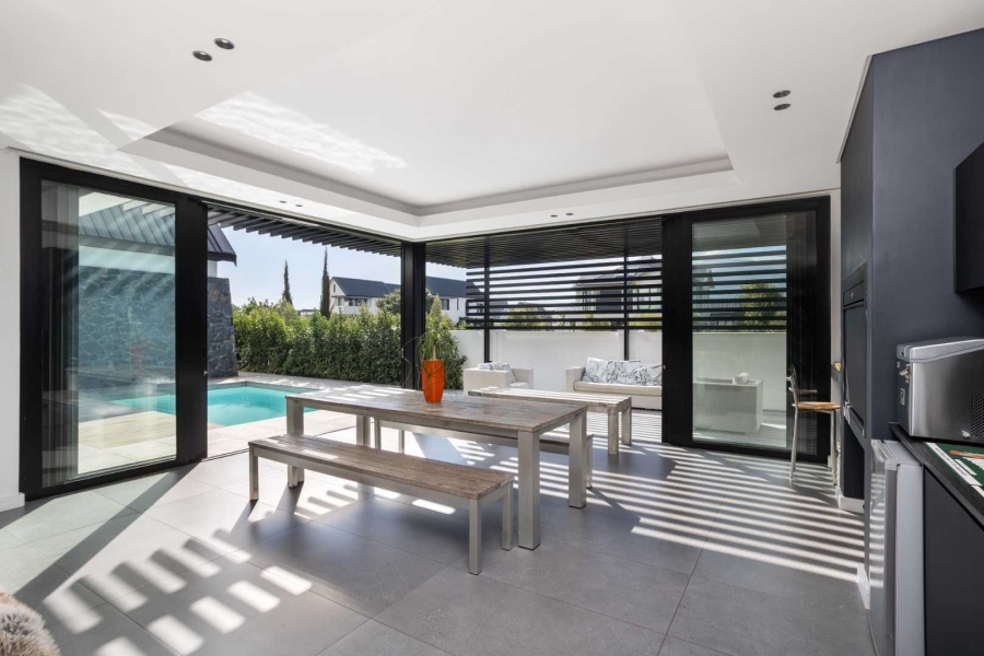 5 Bedroom Property for Sale in Val De Vie Estate Western Cape
